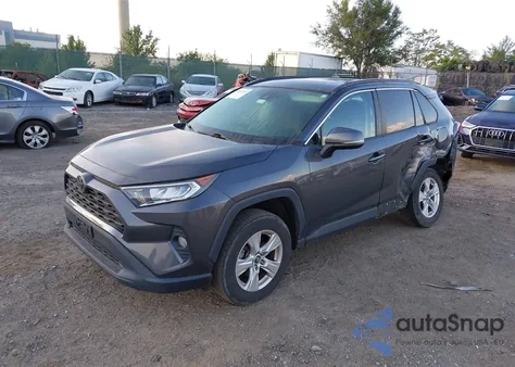 2019 Toyota Rav4 Xle z USA, uszkodzony, nr VIN 2T3P1RFV1KW063349
